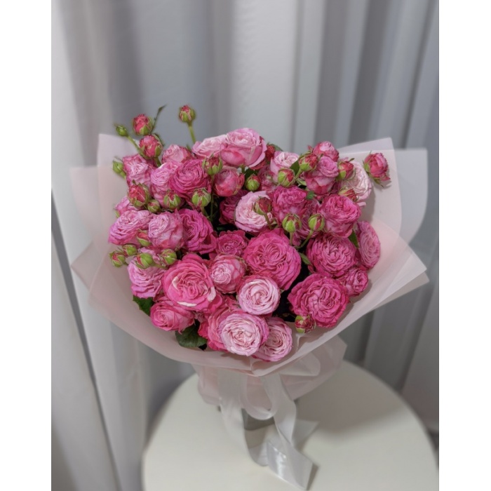 Букет из 9 Кустовых розы